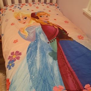 Disney Frozen Floral Breeze Double/Full Pink Reversible Comforter